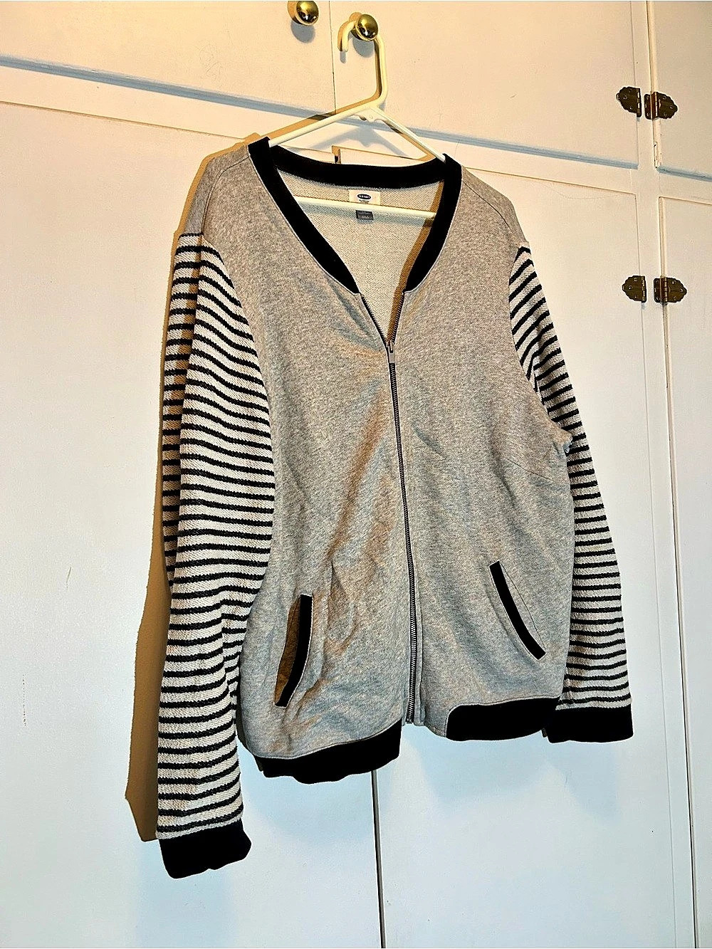 Old Navy Striped Sleeve Jacket in Gray & Black Size 2X
